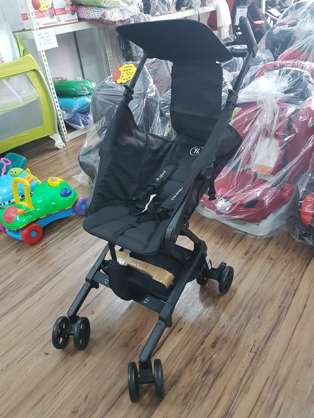 Halford store quaver stroller