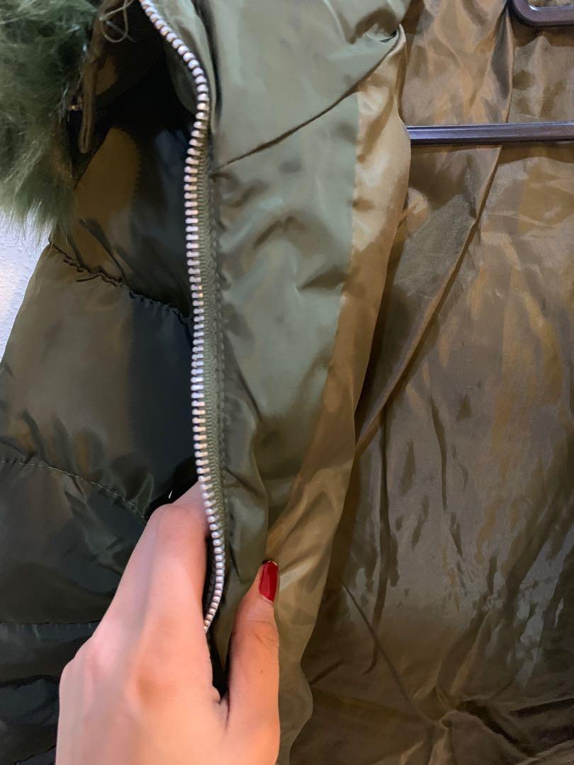Winter Jacket (Category: Coats, Jackets and Outerwear) located in Singapore. Submitted by gmstyle (Listing ID 256229530, Image 5). Description: Size: M / EU 38 / UK 10 / US 6.