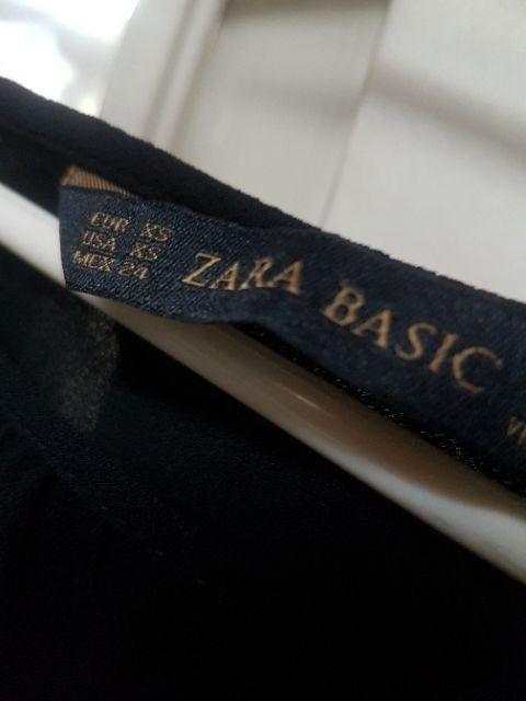 Zara Tieknot Top (Category: Blouses) located in Mandaluyong City. Submitted by mnlpicks (Listing ID 256104947, Image 3). Description: Size: XS / EU 34 / UK 6 / US 2 Brand: Zara.