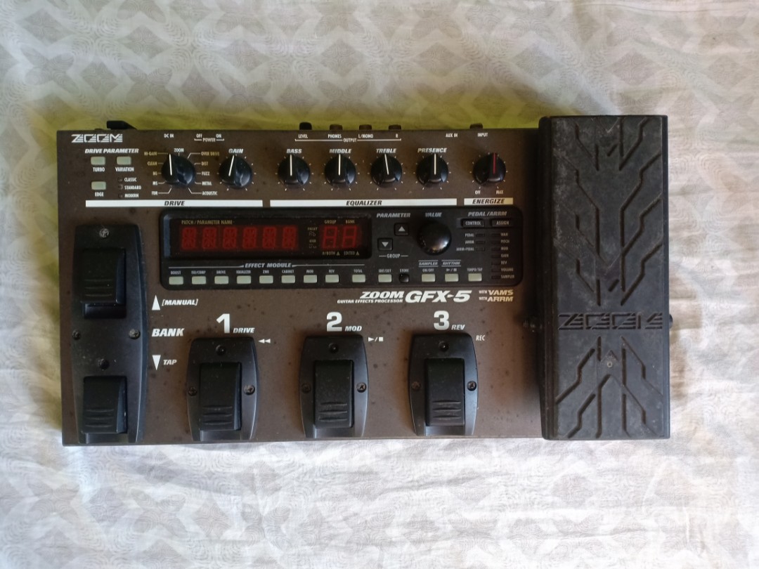 Zoom gfx5 electric guitar multi effects for sale, Hobbies & Toys, Music