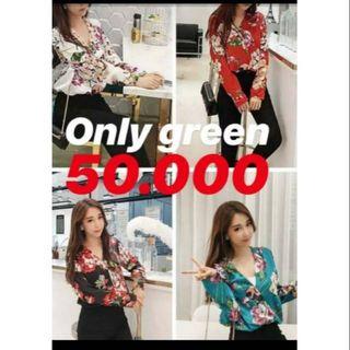 Flower blouse size fit to L . Ada karet d bawahnya. Bahan satin maxmara import bkk. Good quality. Sisa green