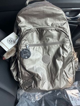 (Kategori: ) berada di . Dikirim oleh wiwi80authenticbags (ID iklan 256332463, Gambar 1). Deskripsi: .