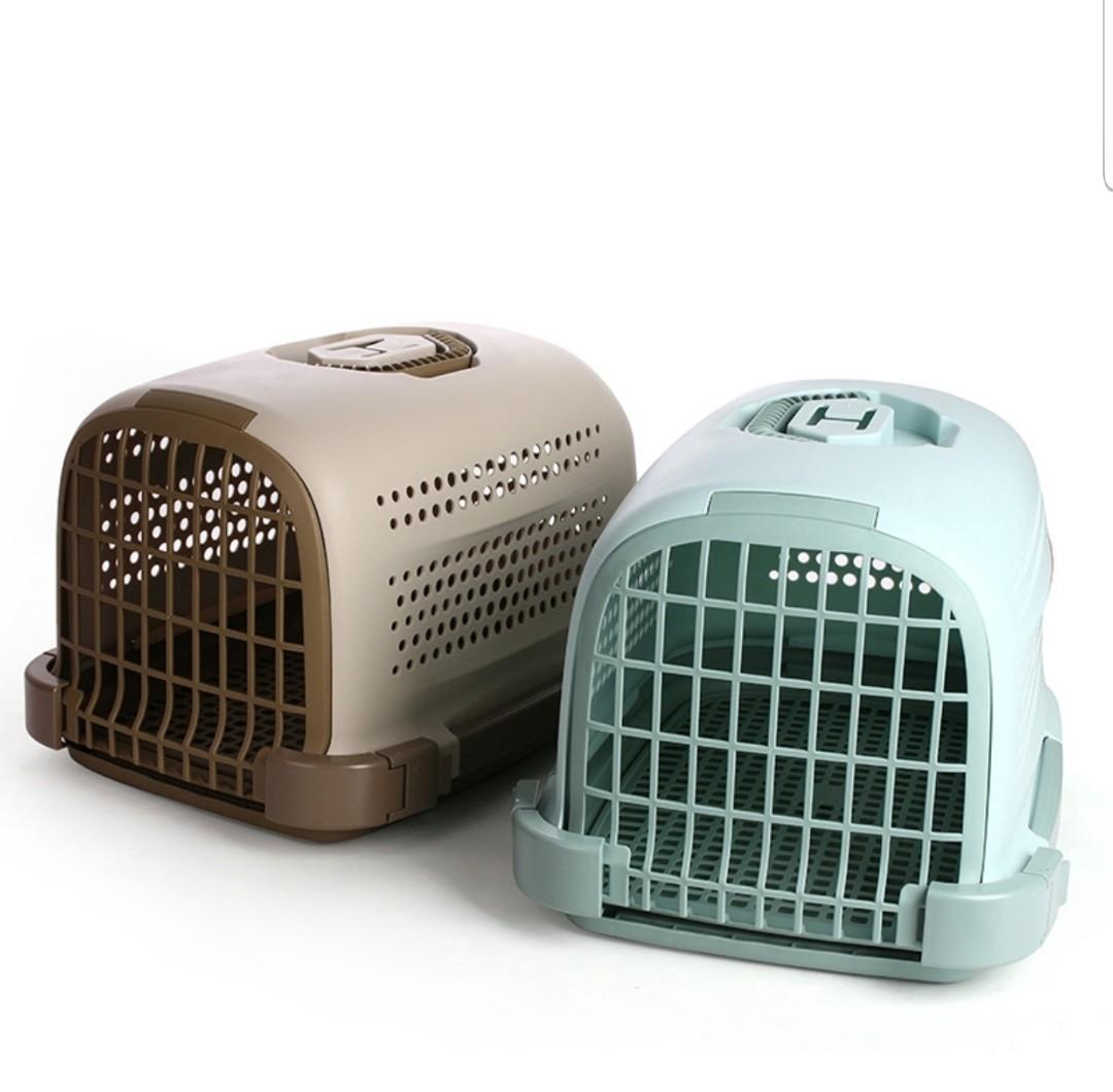 cat plastic carrier