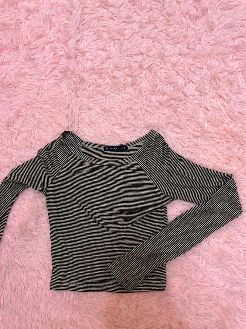 Brandy Melville Striped Grey Long Sleeve Crop Top Women S Fashion Tops Other Tops On Carousell