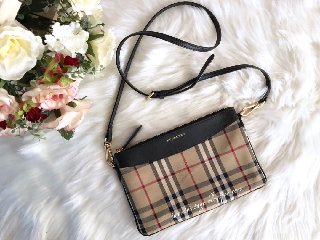 Burberry horseferry check hot sale crossbody bag
