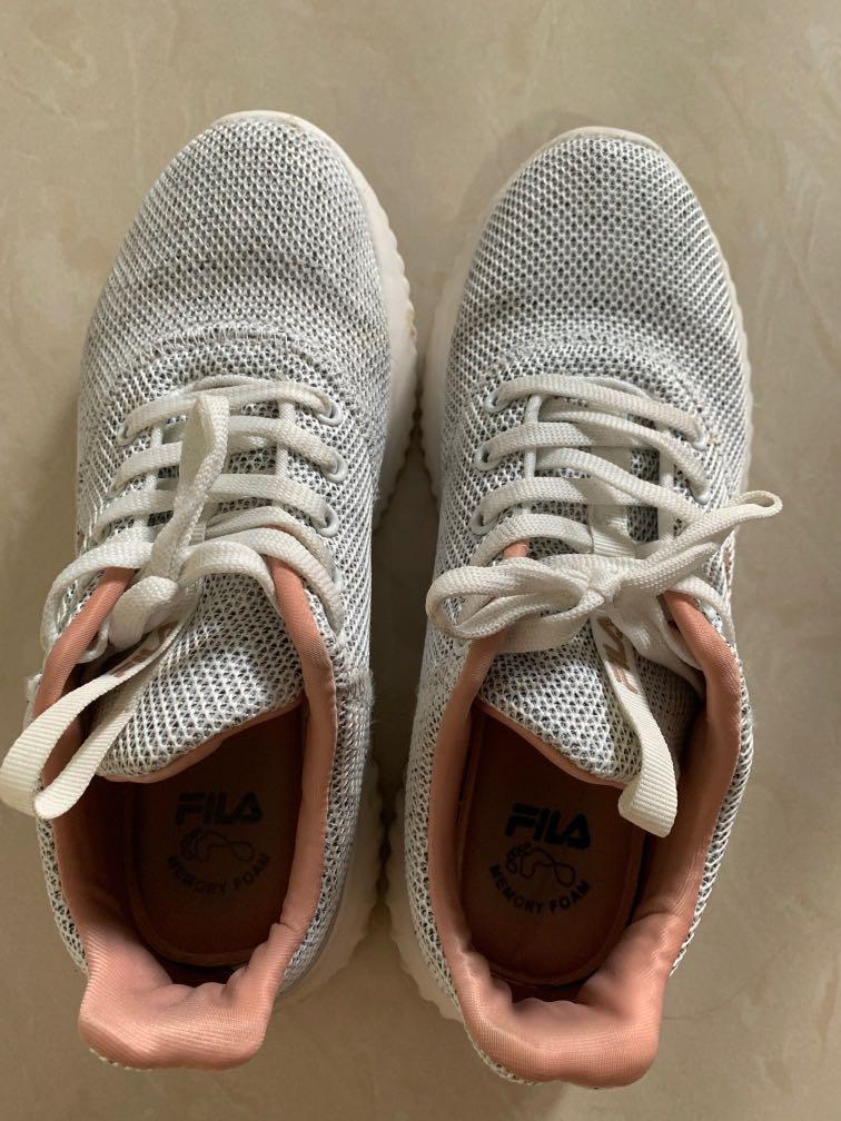 fila foam shoes