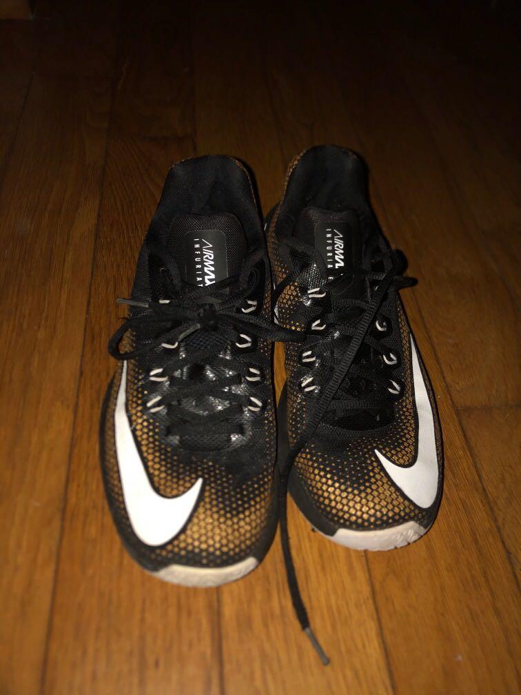 nike basketball shoes size 7.5