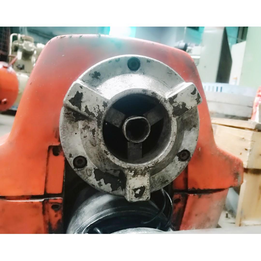 Ogura Pipe Threader 1.5 inches (Category: Construction Tools & Equipment) located in Caloocan City. Submitted by danilo.danilo3 (Listing ID 256358624, Image 2). Description: Lockerbi Industrial Machinery Supply Japan surplus shop. Lots available. Most items negotiable~ Open Mondays to Saturdays 9am - 5:30 pm. More items available. Feel free to bring your technicians. Type "Lockerbi Philippines" in google to see company website. Address: 5020 Sulo