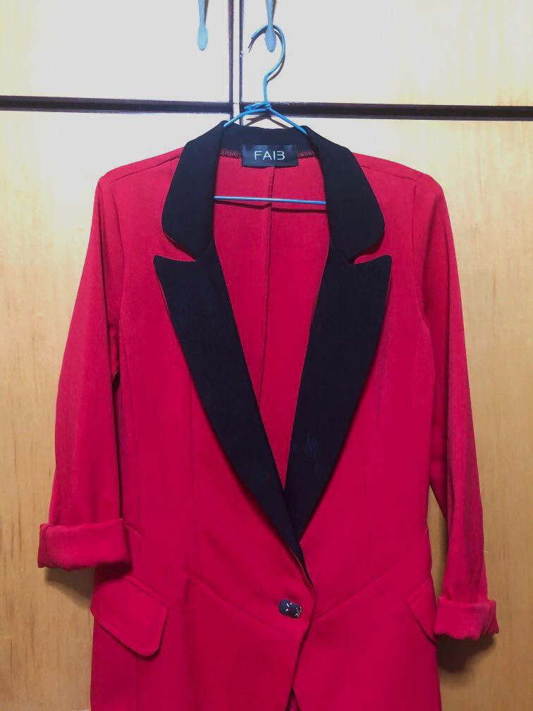 red blazer with black collar