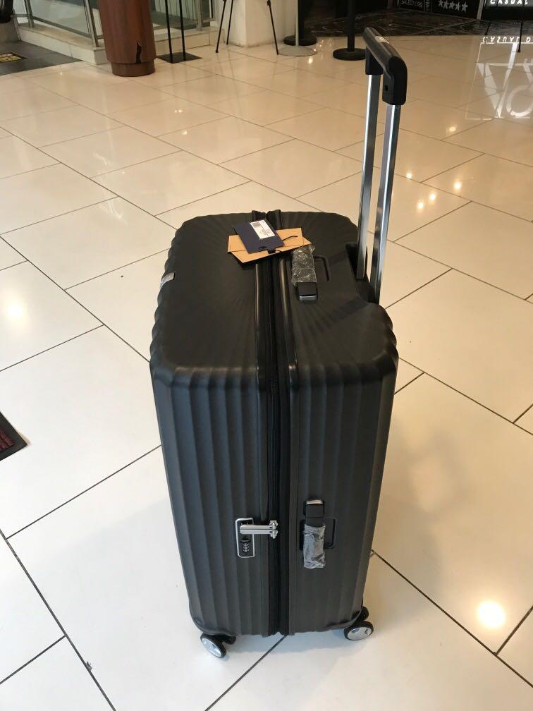 Samsonite ENOW spinner (w Warranty) 75 cm / 28 inch EXP, Hobbies & Toys