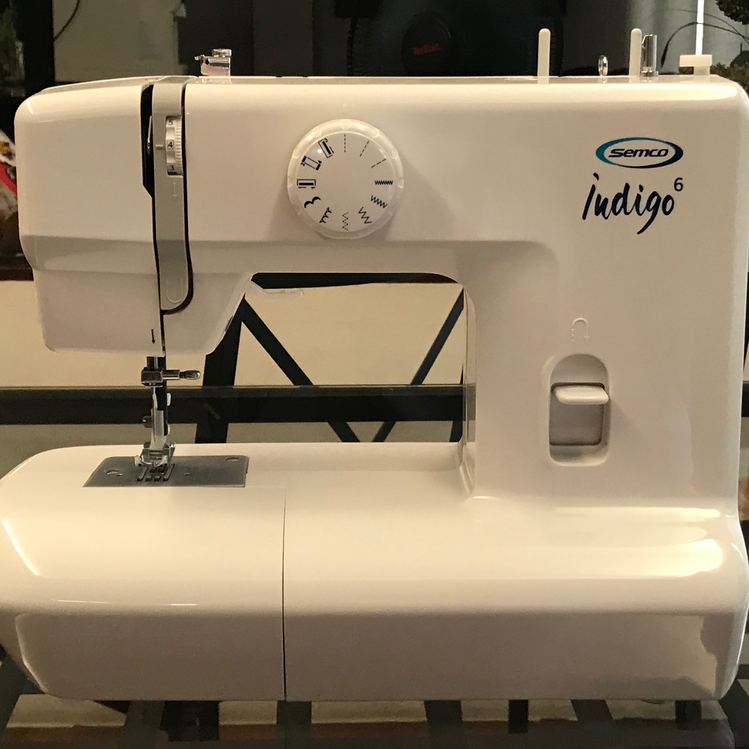 Spotlight semco indigo 6 sewing machine, Hobbies & Toys, Stationery