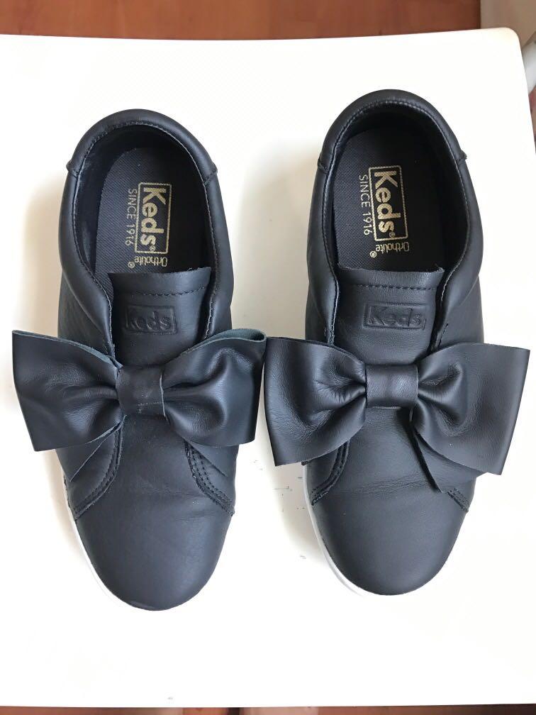 Keds (US 7) black leather shoes with 