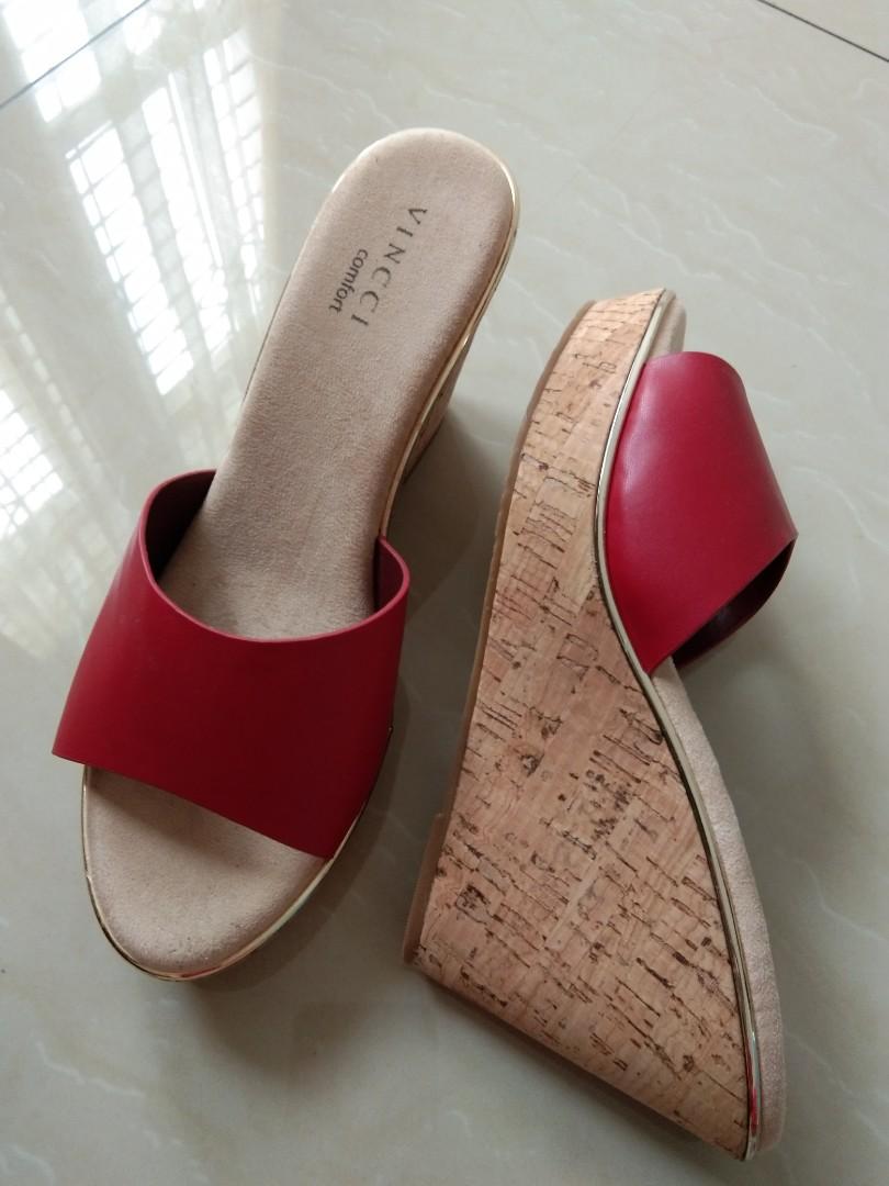 harga sandal wedges