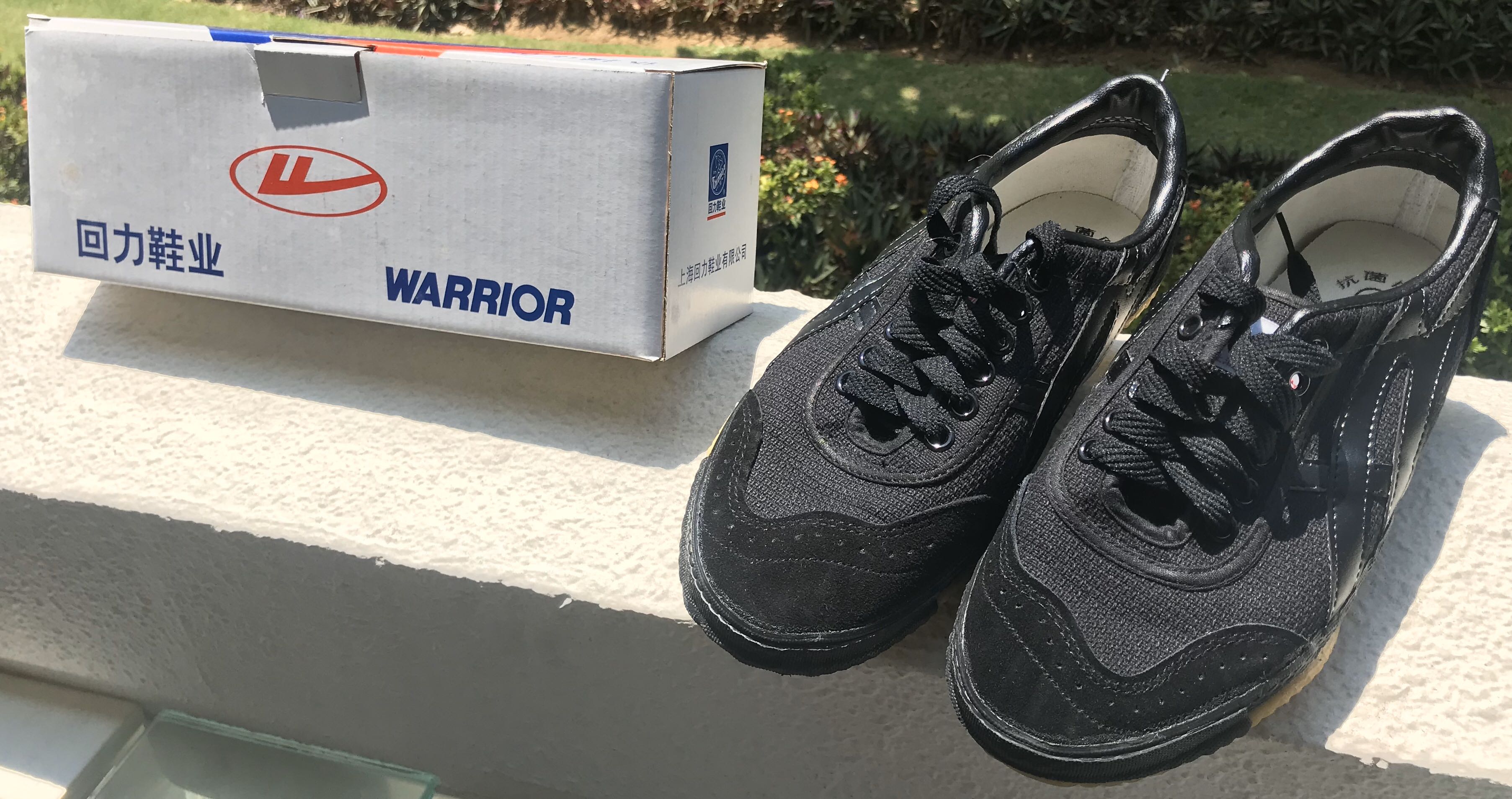 Warrior black shoes sale
