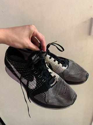 flyknit racer all white