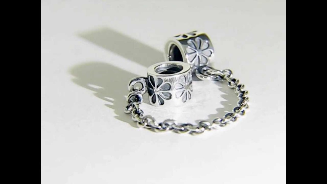 BNIB Pandora Daisy Safety Chain, Women 