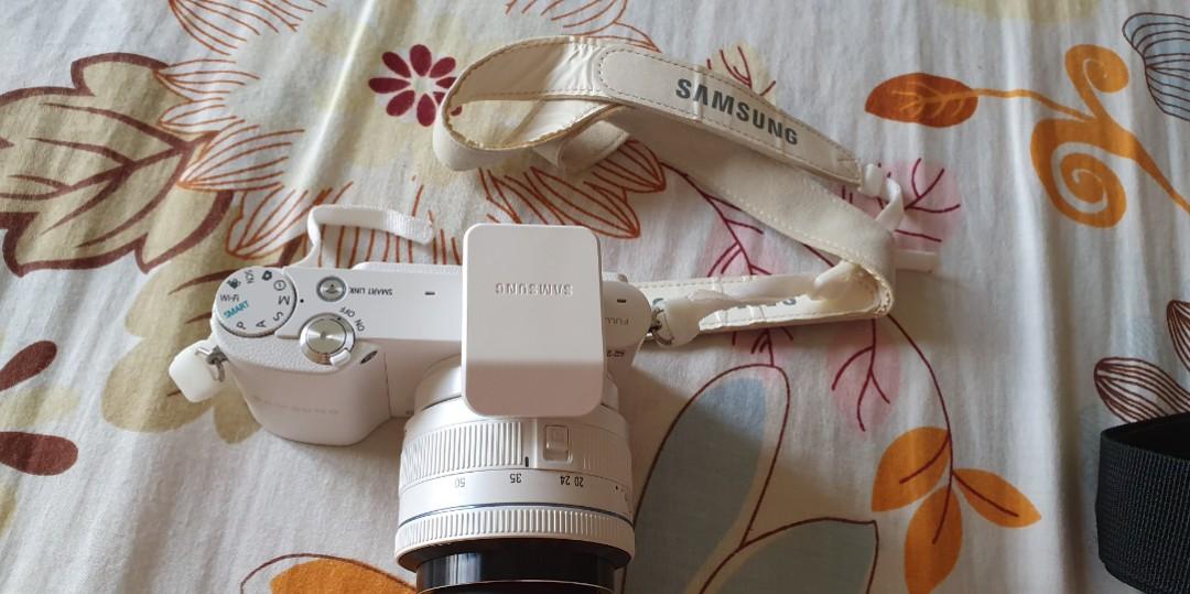 Camera (Category: Everything Else) located in Singapore. Submitted by cutirie (Listing ID 256493120, Image 3). Description: Preloved camera Seller Not expert in camera The camera got issue like voluntarily auto focus..