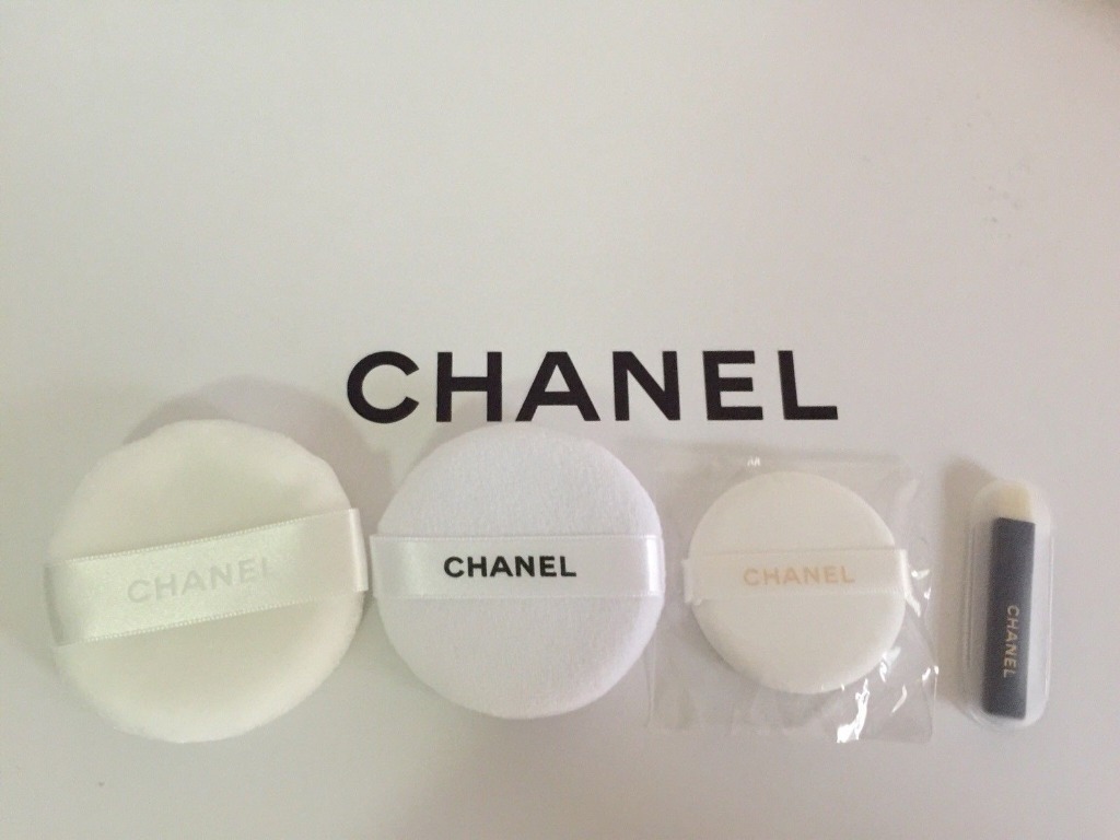 Chanel Eyeshadow Mini Brush, Gel Touch Foundation Sponge, Large Powder Puff  Set