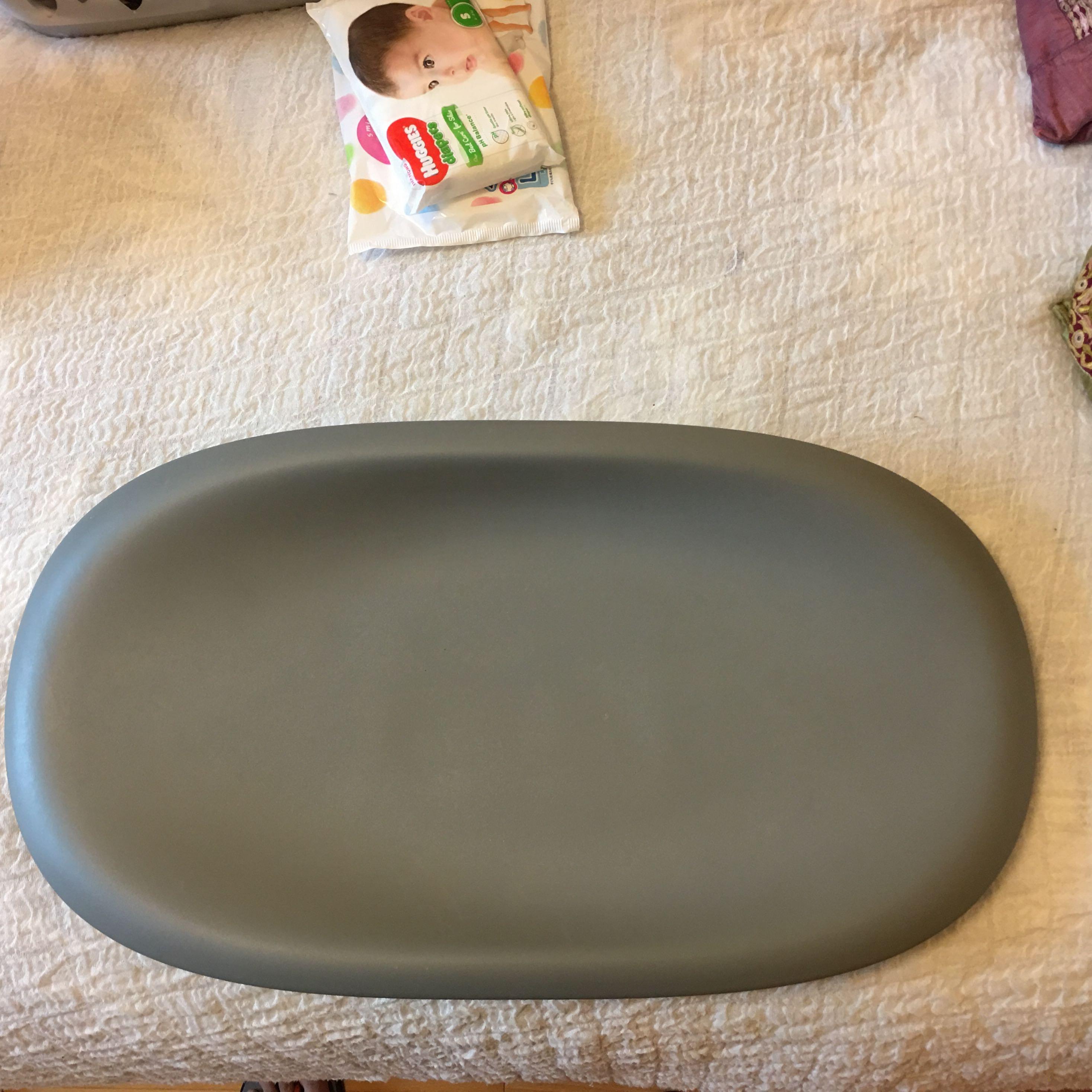 hatch scale changing table