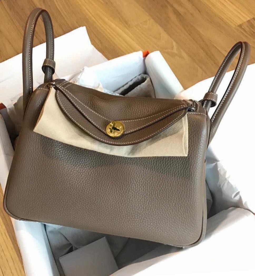 HERMES Taurillon Clemence Lindy 30 Etoupe 1238160
