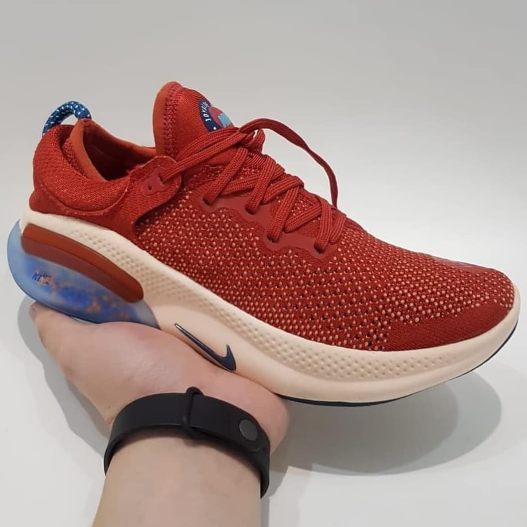 nike joy run flyknit