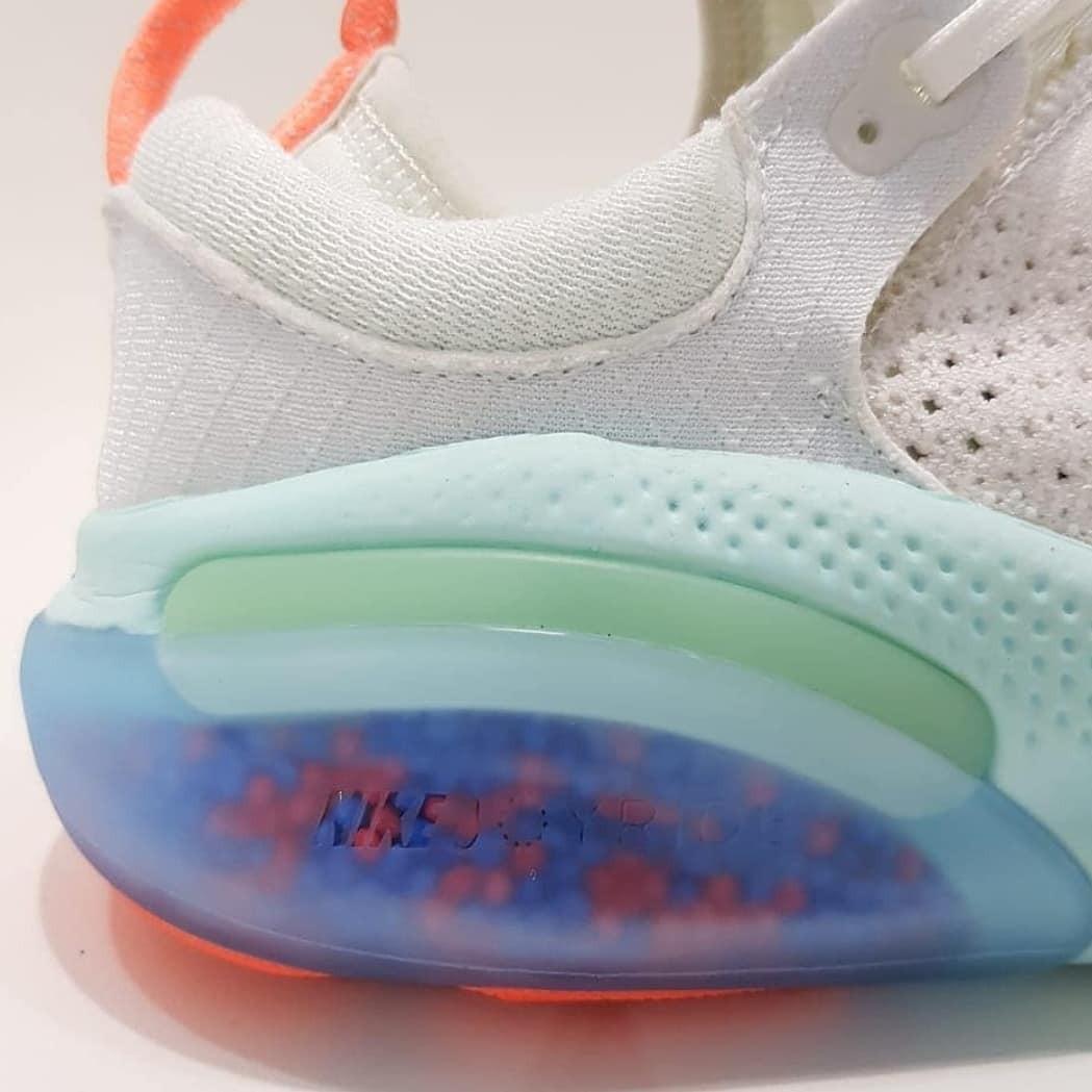 nike joy run flyknit