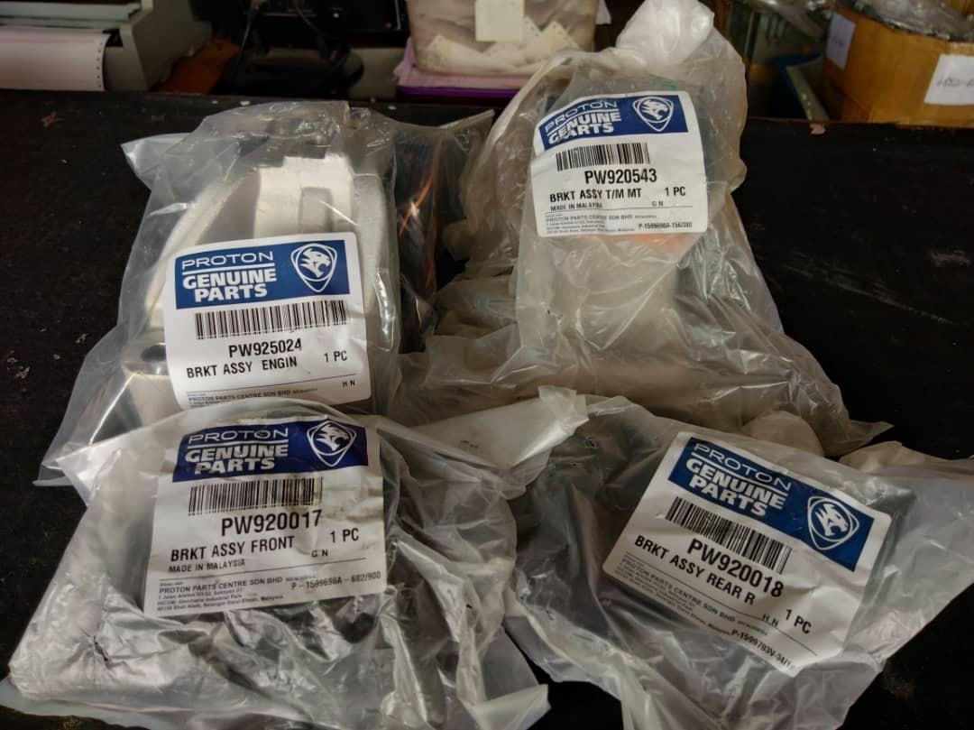 [ORIGINAL] Saga FLX Engine Mounting Set (Manual), Auto Accessories on