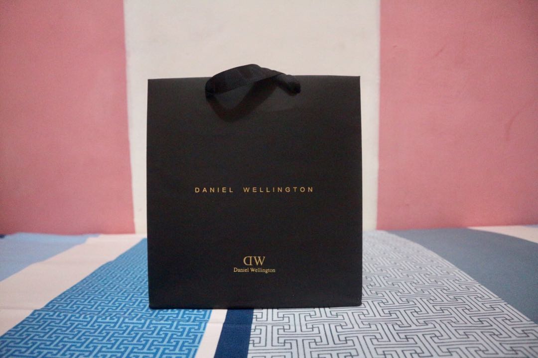 Paper bag shop daniel wellington original