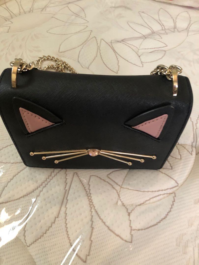 Small kate spade bag (Category: Luxury Bags & Wallets) located in San Isidro. Submitted by saj10 (Listing ID 256474882, Image 2). Description: In very good condition, easy to pair with any outfit! :) If meet up : SM aura or Mckinley hill , Taguig City .