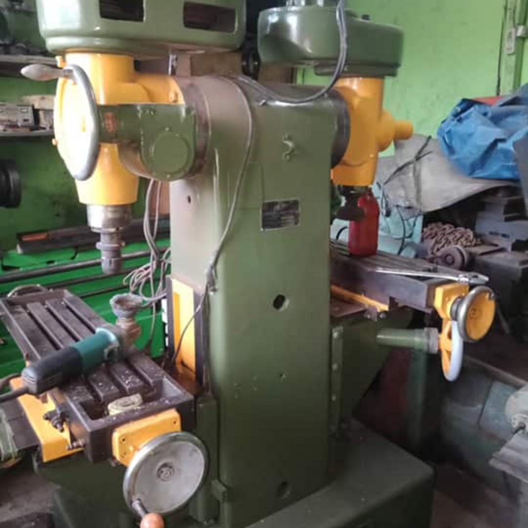 1 UNIT MILLING MACHINE, Commercial & Industrial, Industrial Equipment ...