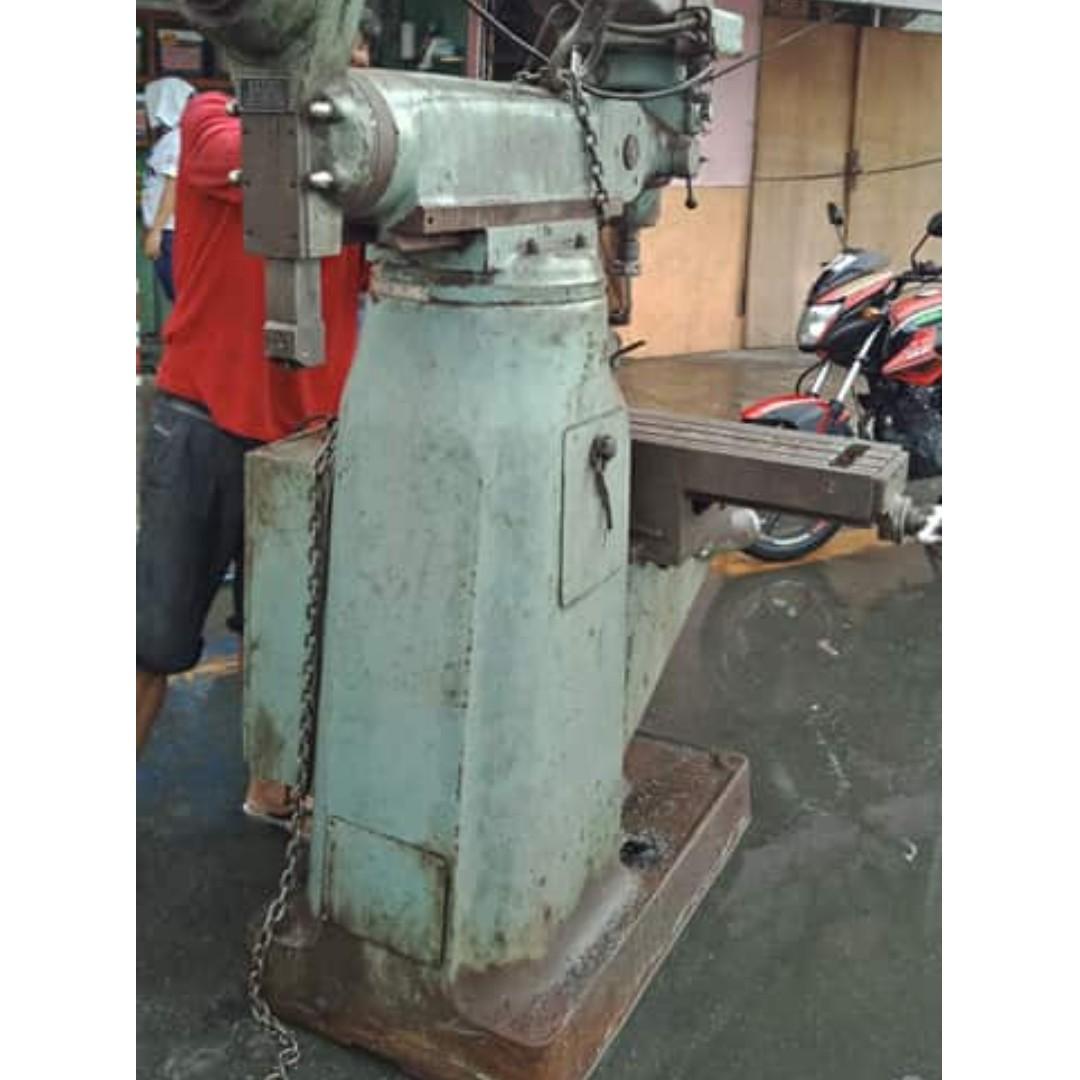 1 UNIT MILLING MACHINE, Commercial & Industrial, Industrial Equipment ...