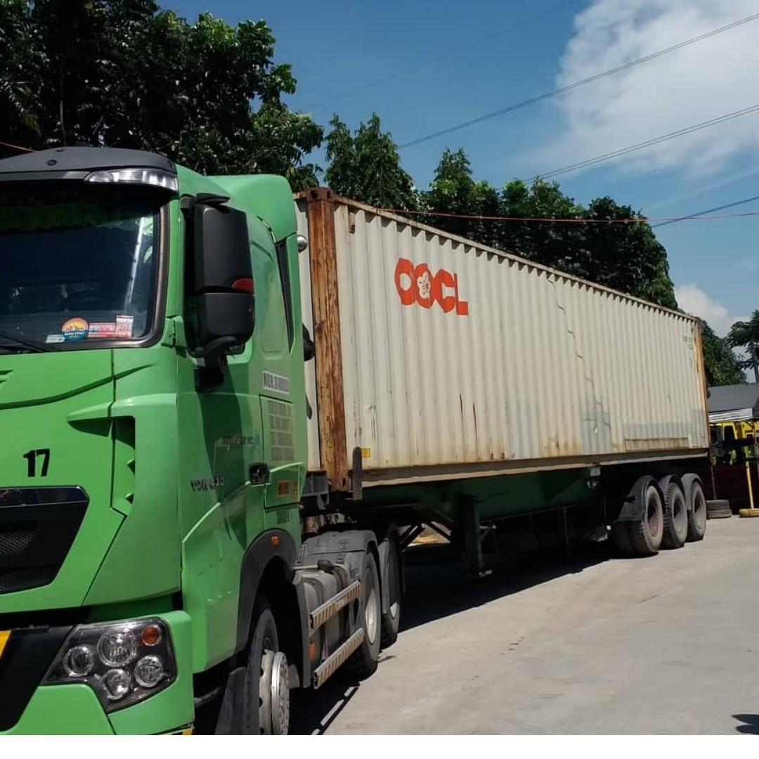 20' & 40' Container / Shipping Container (Category: Construction & Building Materials) located in Makati City. Submitted by mariacontainers (Listing ID 256641252, Image 1). Description: Good day! We are trusted seller of Container Vans - Shipping Container with contracts with SMART Communications, Camella Homes and other Construction companies. We have the lowest price in the market with a variety of class and makes. You could use it for Construc