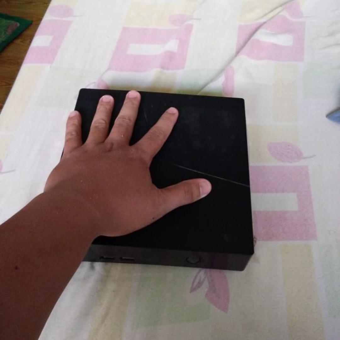 Alienware Alpha R1 Gaming PC (Category: Desktops) located in Santa Rosa. Submitted by darylishizaki5144 (Listing ID 256723100, Image 3). Description: Alienware Gaming PC Wifi ready and very compact size Full Specs: Processor: 2.9GHz Intel Core i3-4130T (dual-core, 3MB cache) Graphics: Nvidia GeForce GTX 860M (custom, 2GB GDDR5) Memory: 4GB DDR3 (1600Mhz) Storage: 250 SSD Connectivity: Intel Dual Band Wireless-AC 3160 1x1; Bluetooth 4.0. Operating
