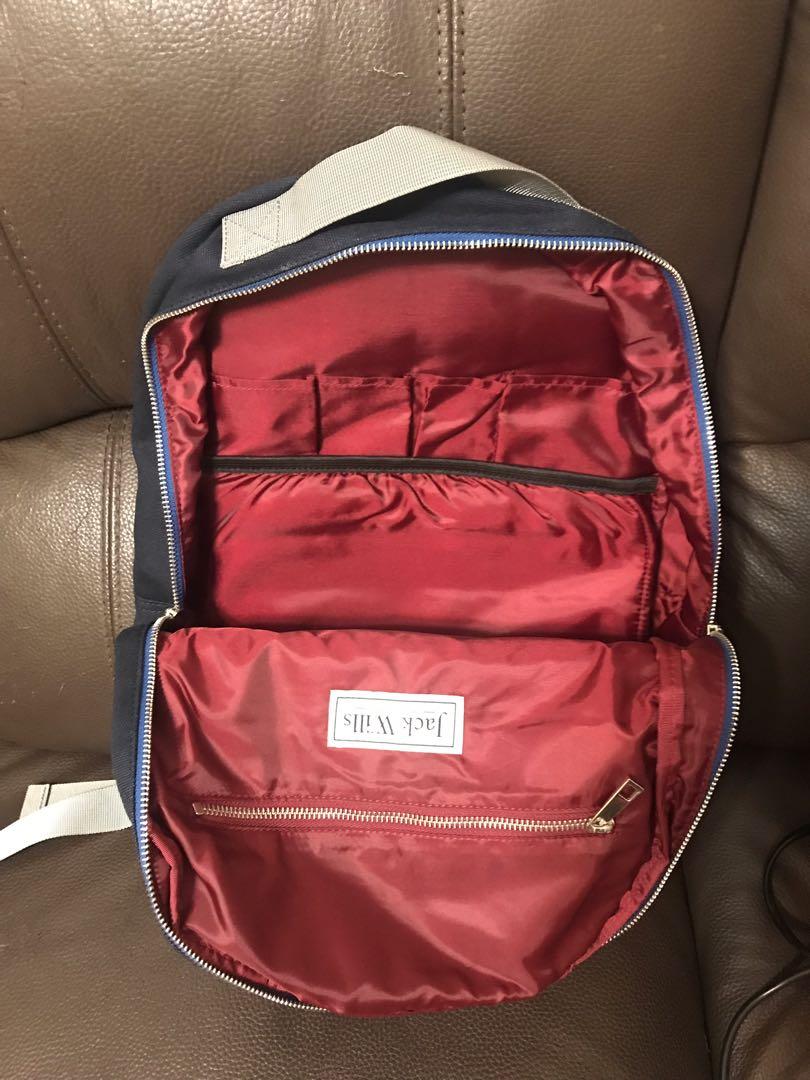 Backpack （分類：背包）位於 Hong Kong。 由 ybb88 提交（商品編號 252754162，圖片 3）。簡介： 。