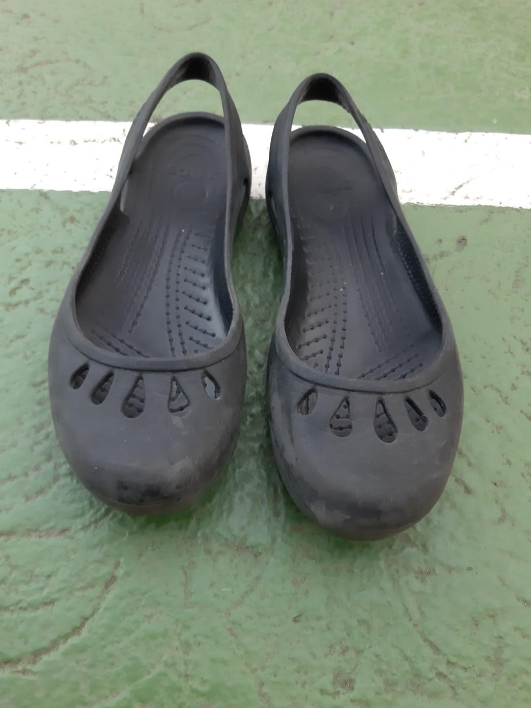 womens black crocs size 8
