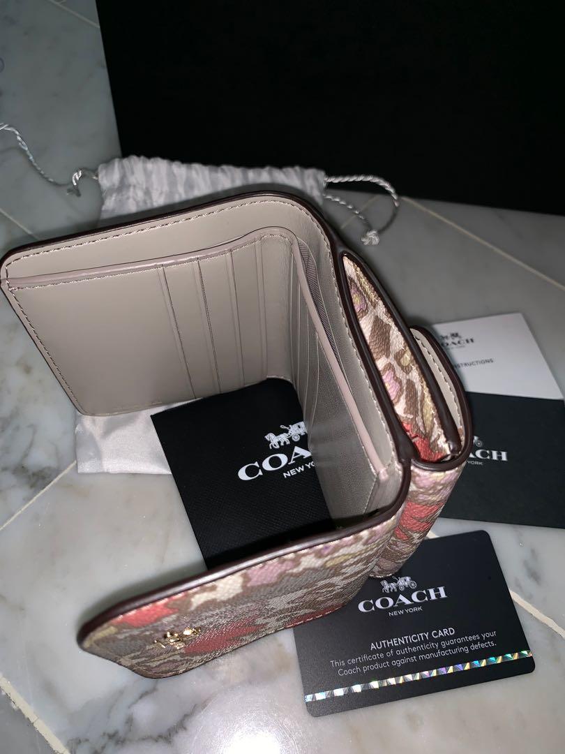 Yankees coach hotsell wallet