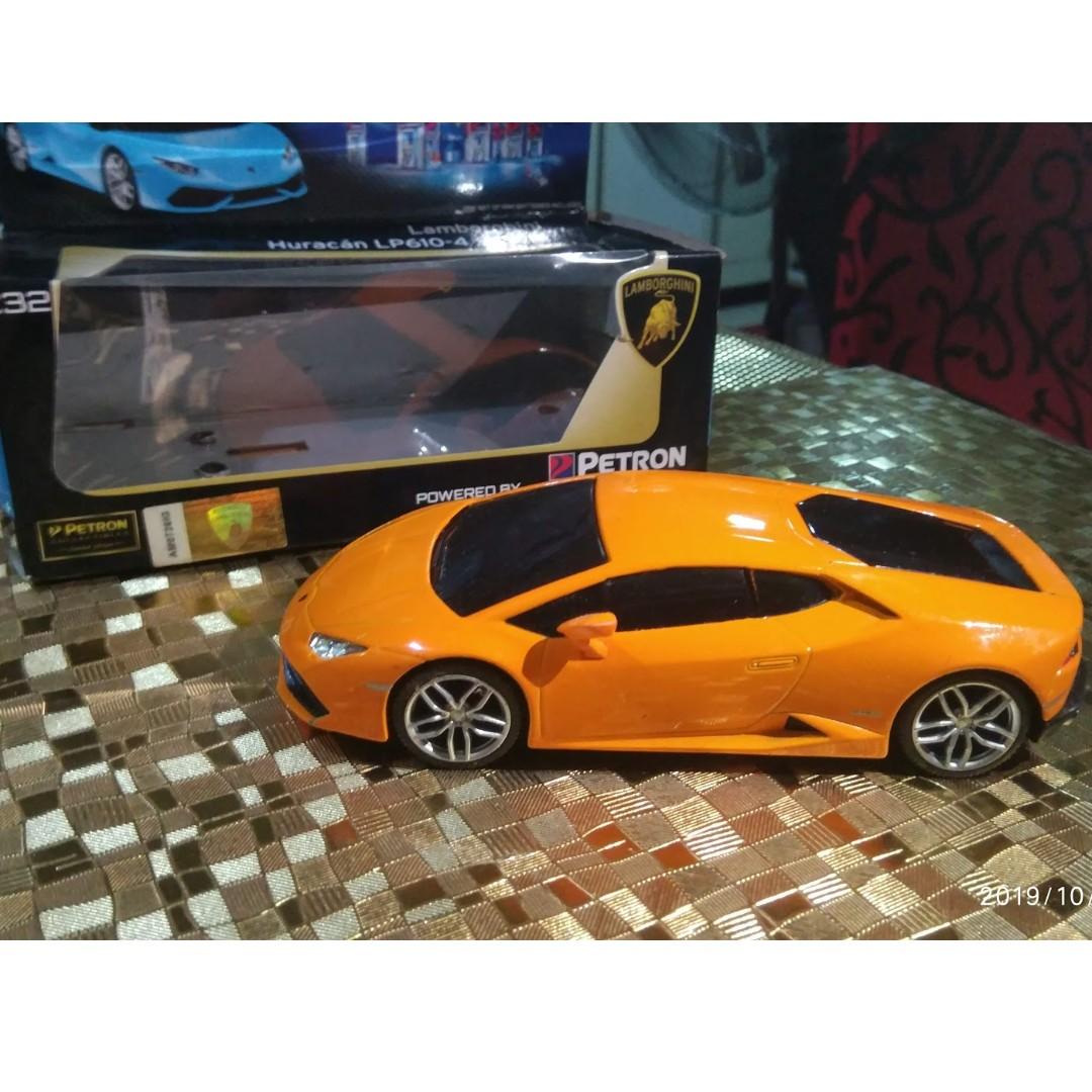 lamborghini huracan (Category: Vehicle & Diecast Models) located in Taguig. Submitted by minimallclutter (Listing ID 256756482, Image 3). Description: .