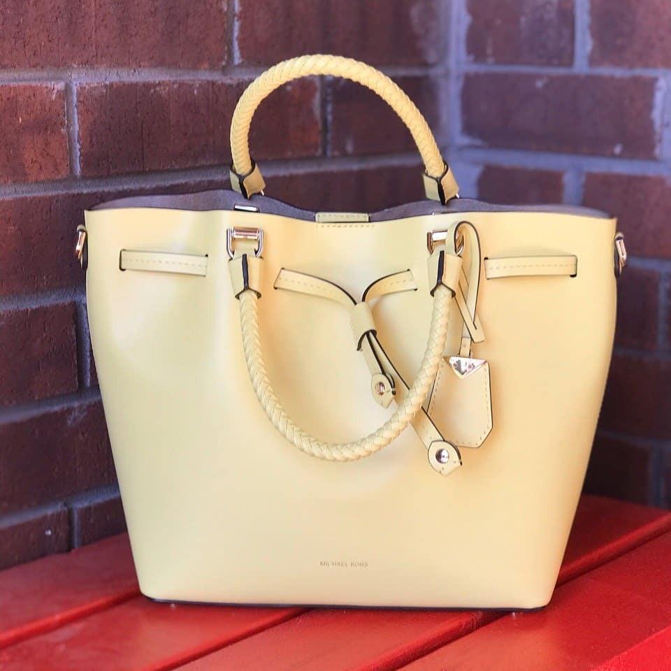 Michael kors blakely medium online quilted leather bucket bag