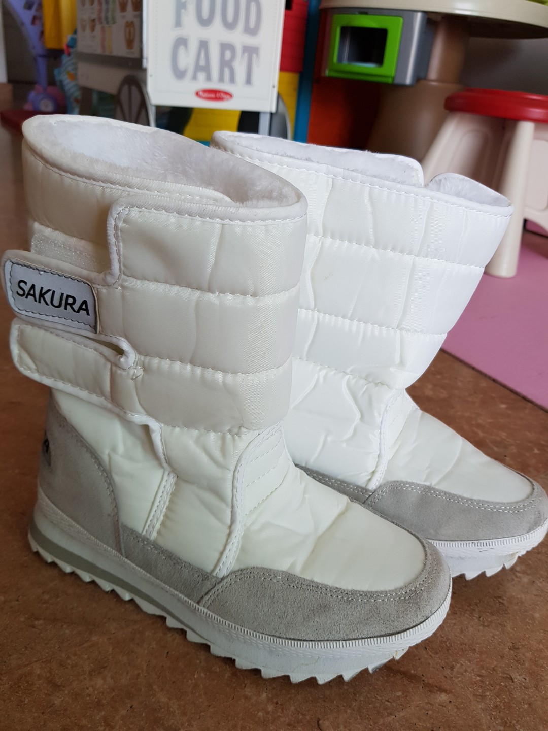 Sakura hotsell snow boots