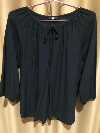 Black Blouse - Atasan Hitam UNIQLO