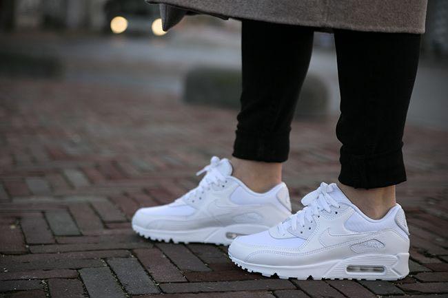 Air Max 90 triple white Men s Fashion Footwear Sneakers on