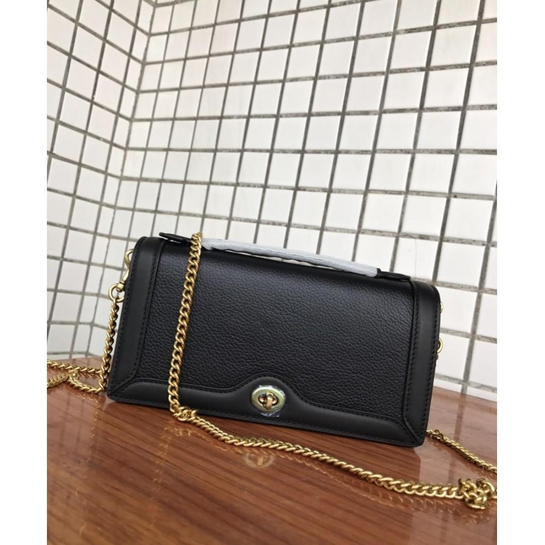 Authentic Coach F69969 Riley Chain Clutch Plain - Black, Women's Fashion,  Bags & Wallets, Cross-body Bags on Carousell