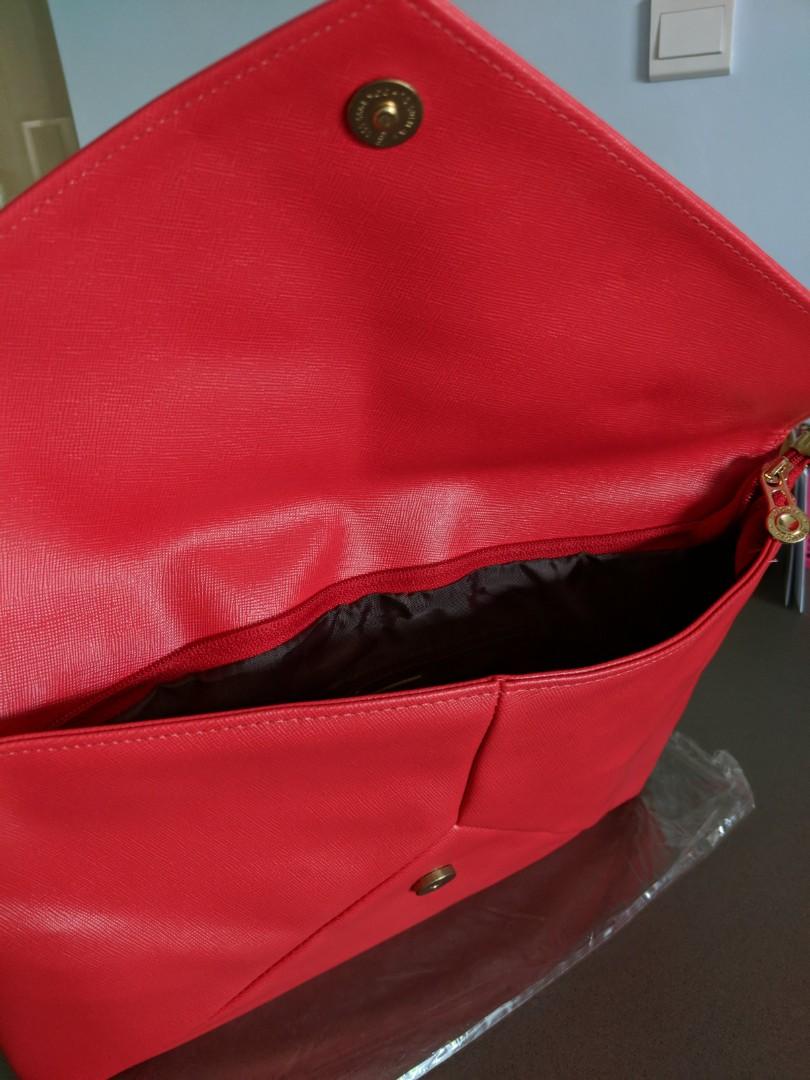 Red envelope hotsell clutch bag