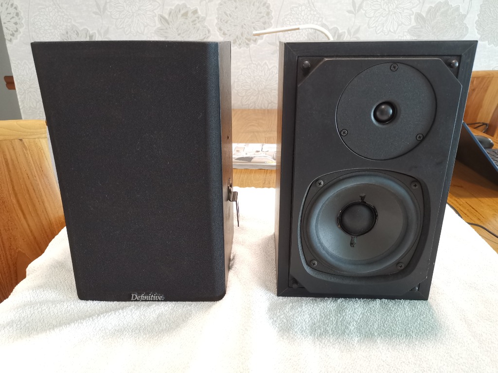 Definitive Technology BP2 Bi polar surround speakers Audio