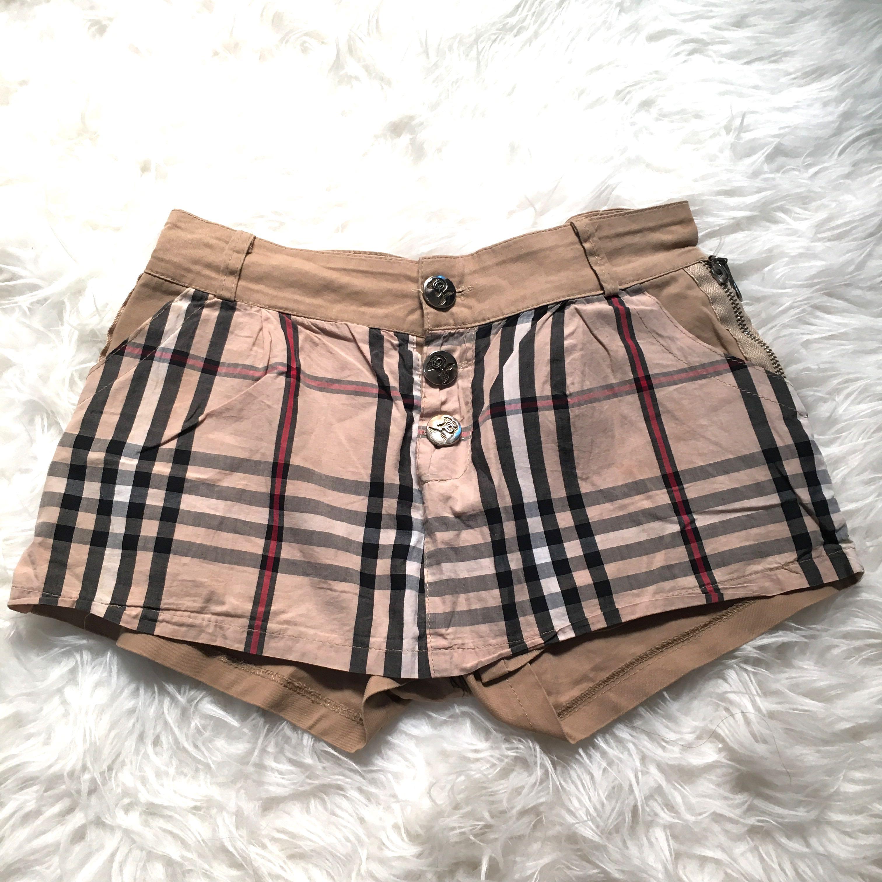 Burberry store hot pants