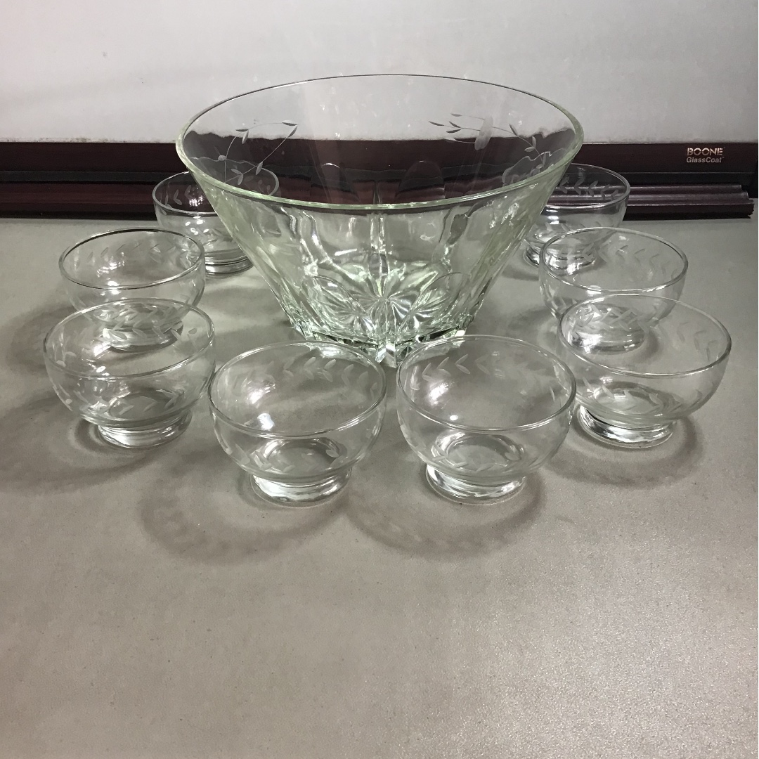 Lead Crystal punch bowl set with matching 8 bowls, Hobbies & Toys