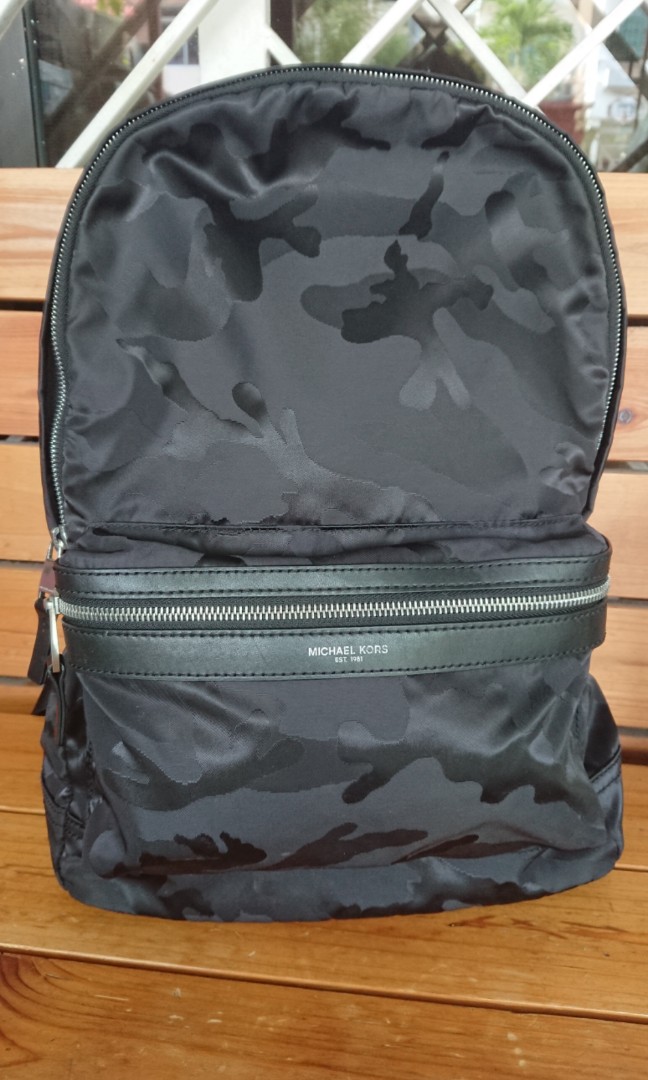 Michael Kors Kent nylon jacquard camo backpack mens, Men's Fashion, Bags,  Backpacks on Carousell