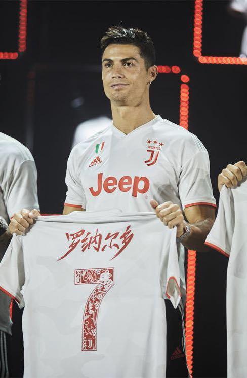 ronaldo away jersey juventus