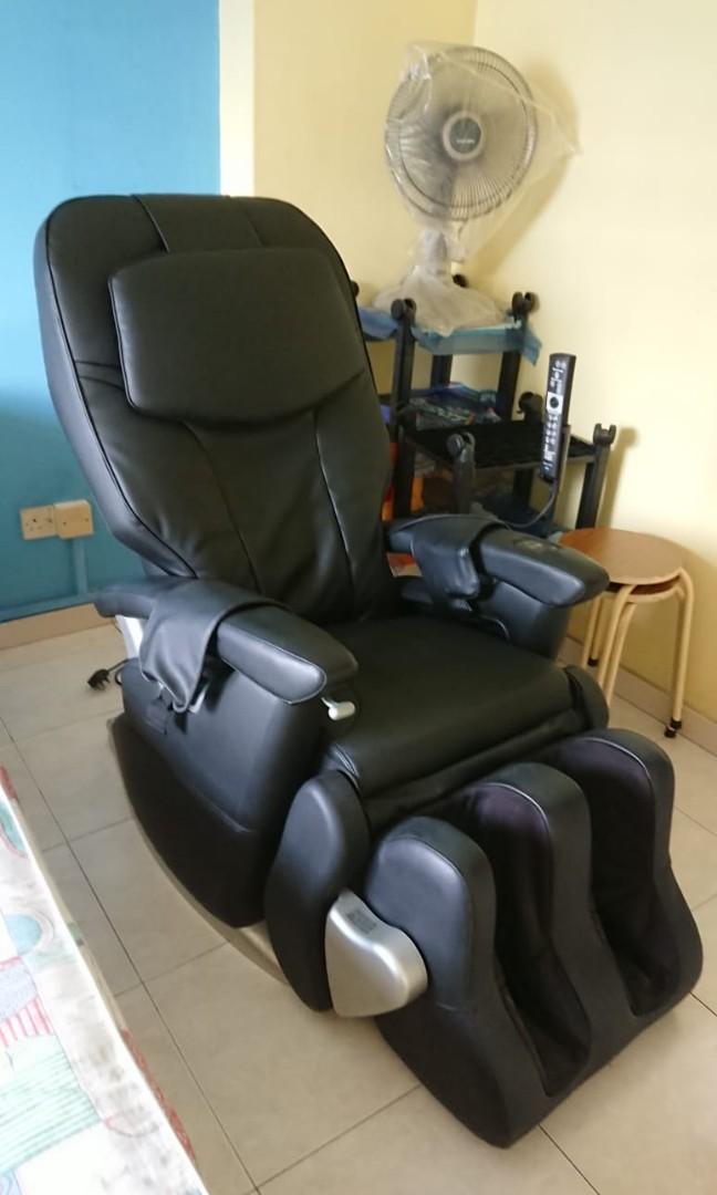 Osim Massage ChairiMedic Pro, Furniture & Home Living, Furniture, Chairs on Carousell