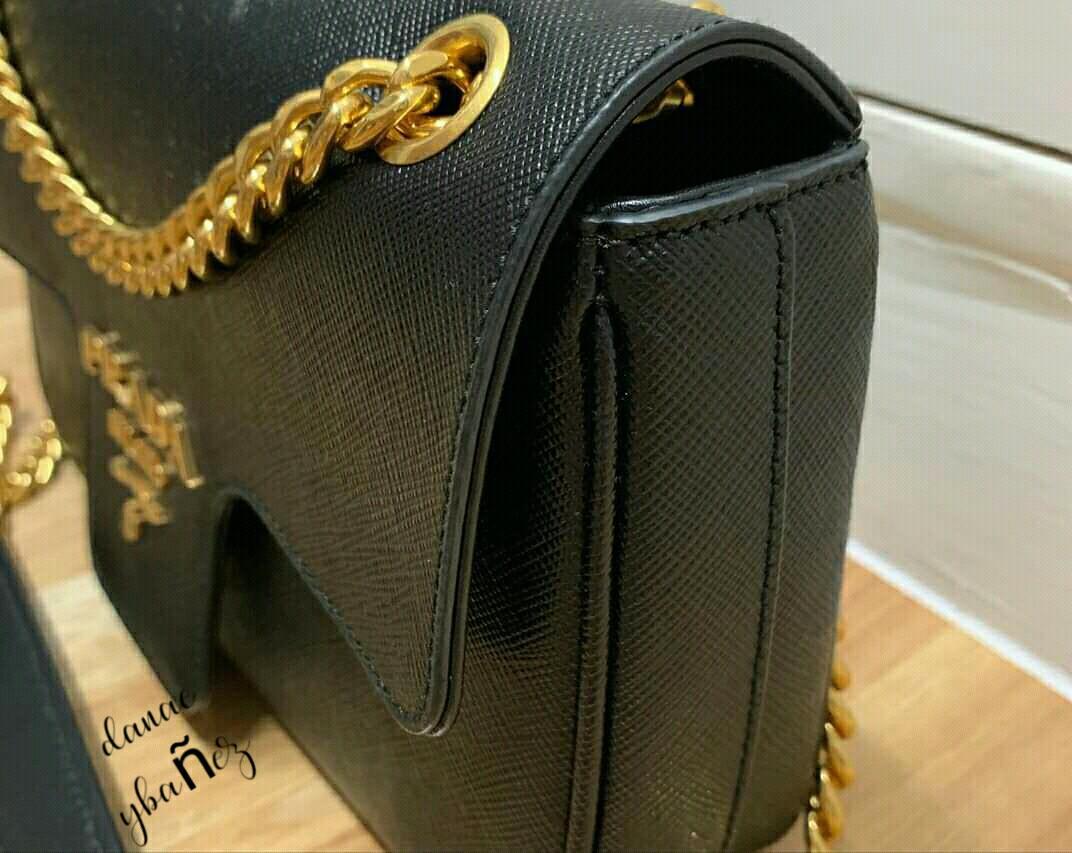 New Prada Saffiano Flap Shoulder Bag Black Size : 22cm x 14cm x 5cm, Barang  Mewah, Tas & Dompet di Carousell